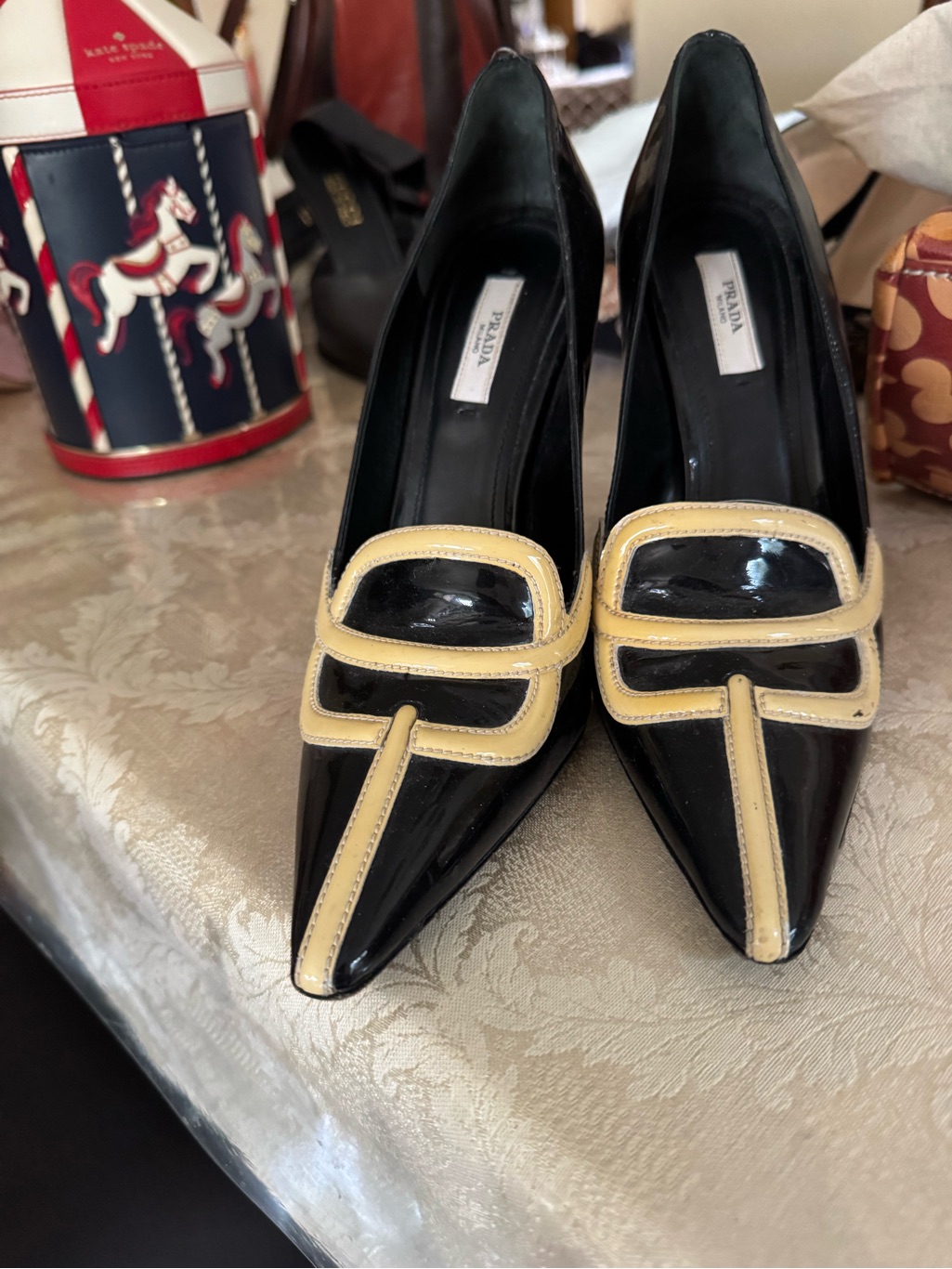 Prada Black Patent Leather Pointed-Toe Pumps With Cream Trim With Coa